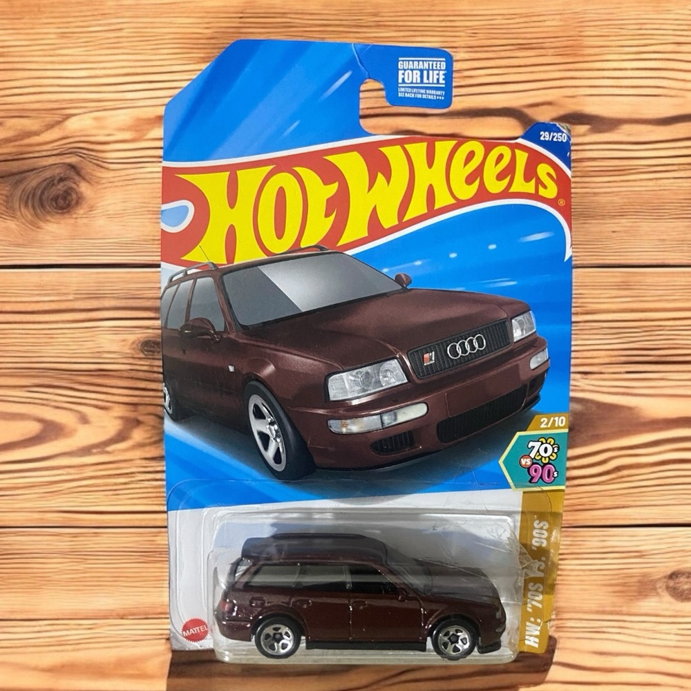 Hot Wheels 2024 70's vs 90's 2/10 '94 Audi Avant Rs2 Brand New